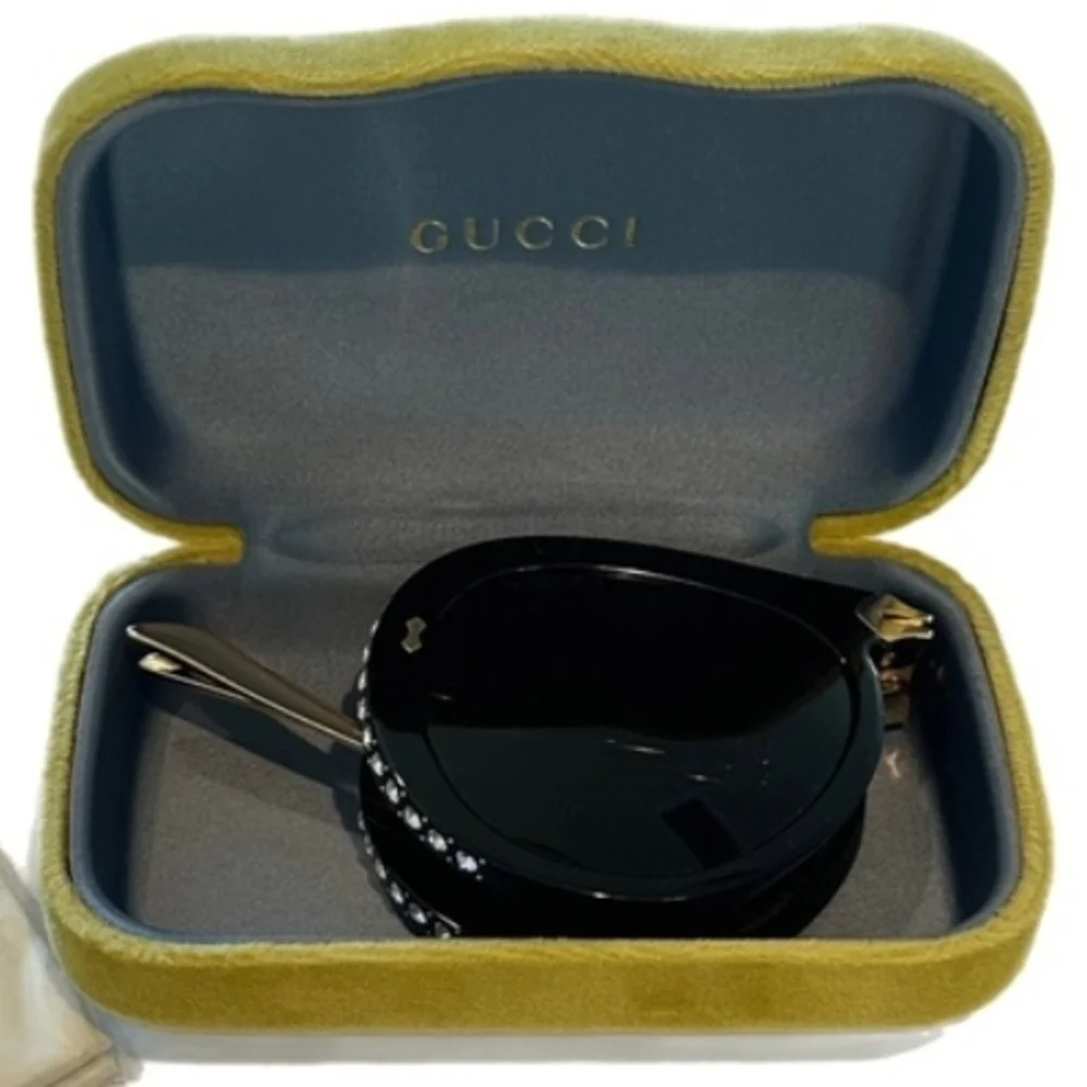 Gucci Black & Gold Oversized Aviator Sunglasses - Picture 3 of 6